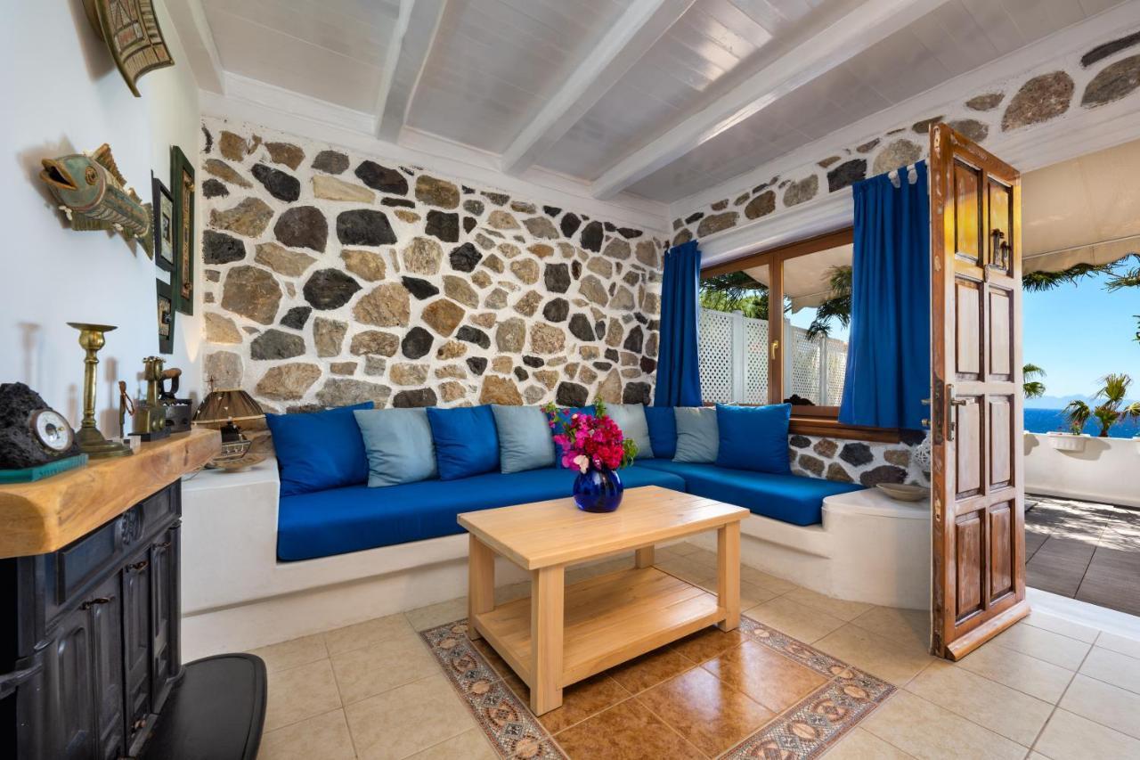 Moschatos Beach House Kamári Exteriör bild