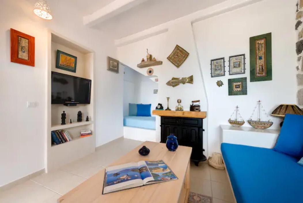 Moschatos Beach House Kamári Exteriör bild