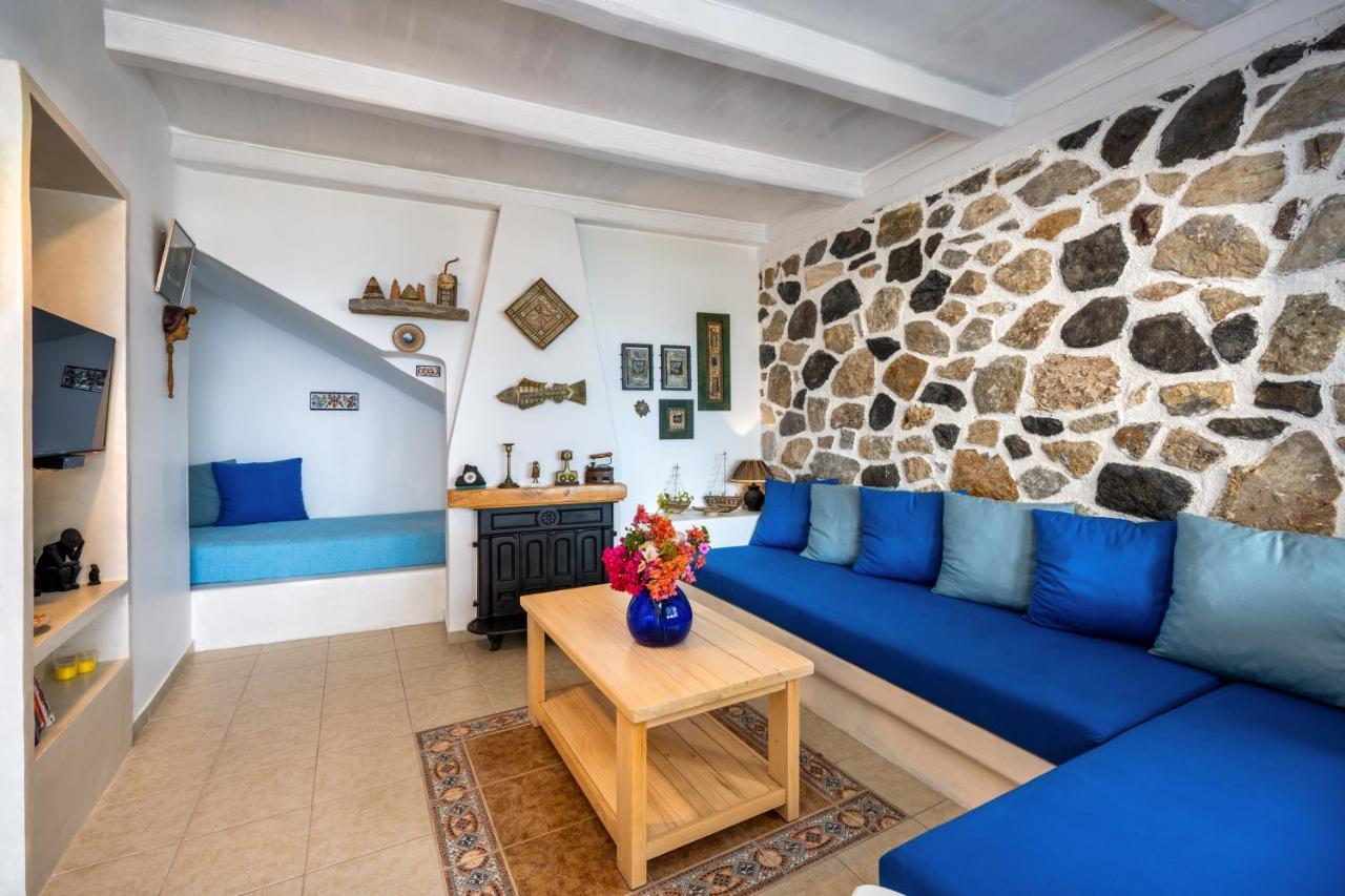 Moschatos Beach House Kamári Exteriör bild