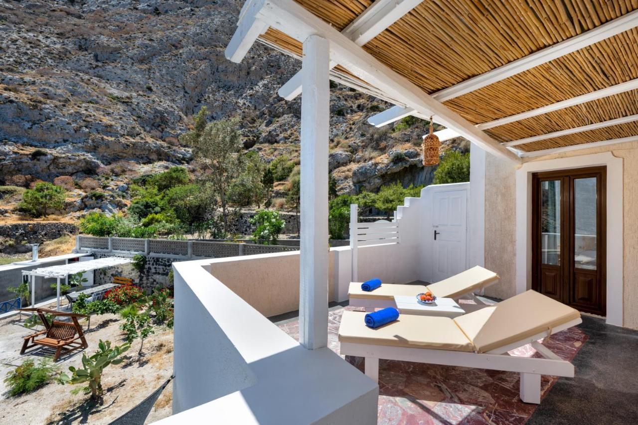 Moschatos Beach House Kamári Exteriör bild