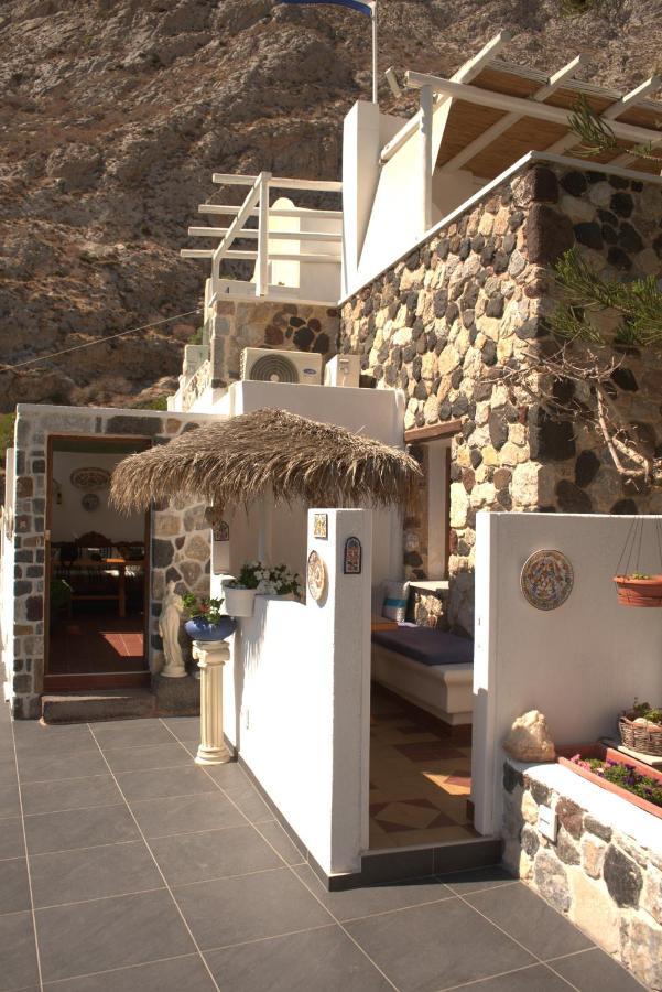 Moschatos Beach House Kamári Exteriör bild