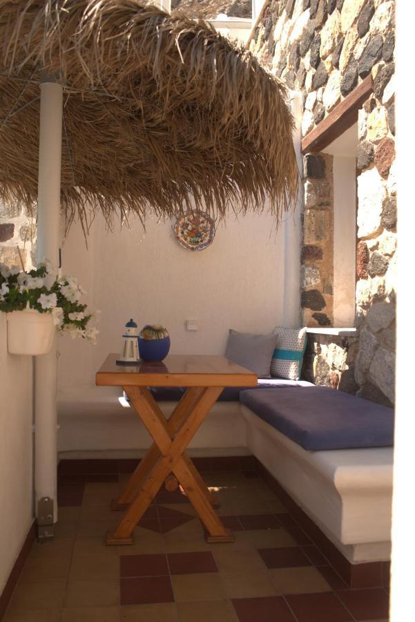 Moschatos Beach House Kamári Exteriör bild