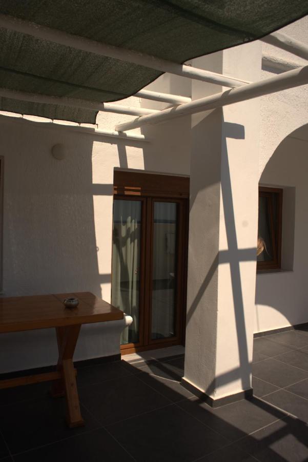 Moschatos Beach House Kamári Exteriör bild